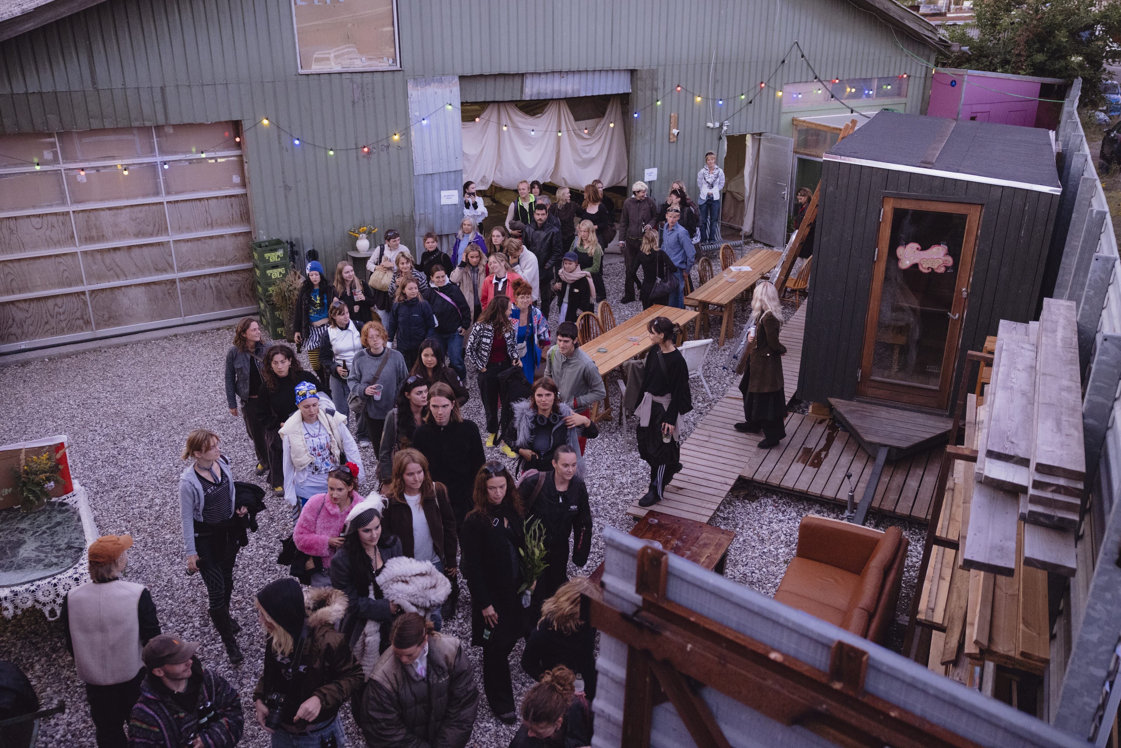 People all around the yard.